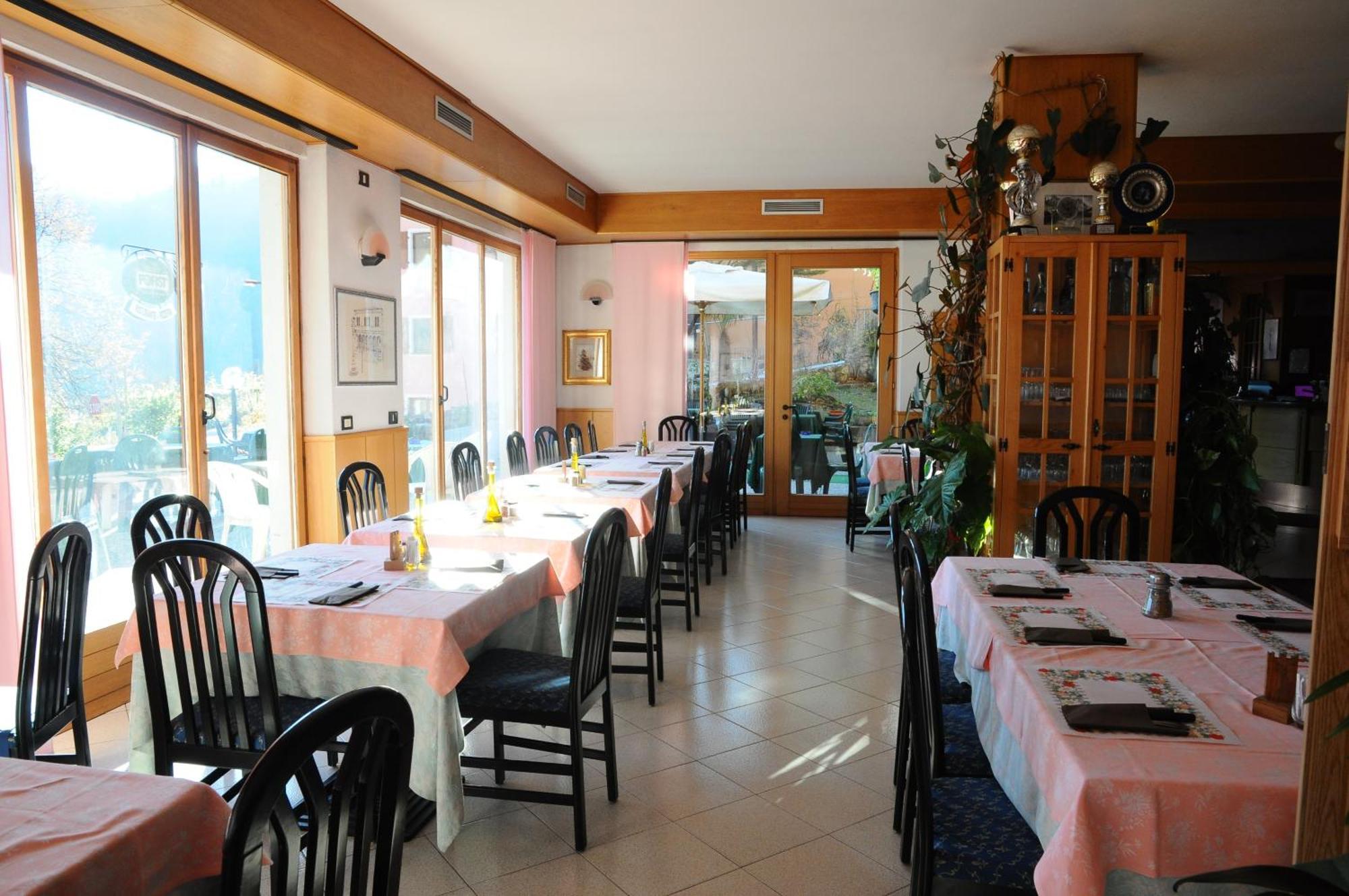 Hotel Cristina Tenno Kültér fotó