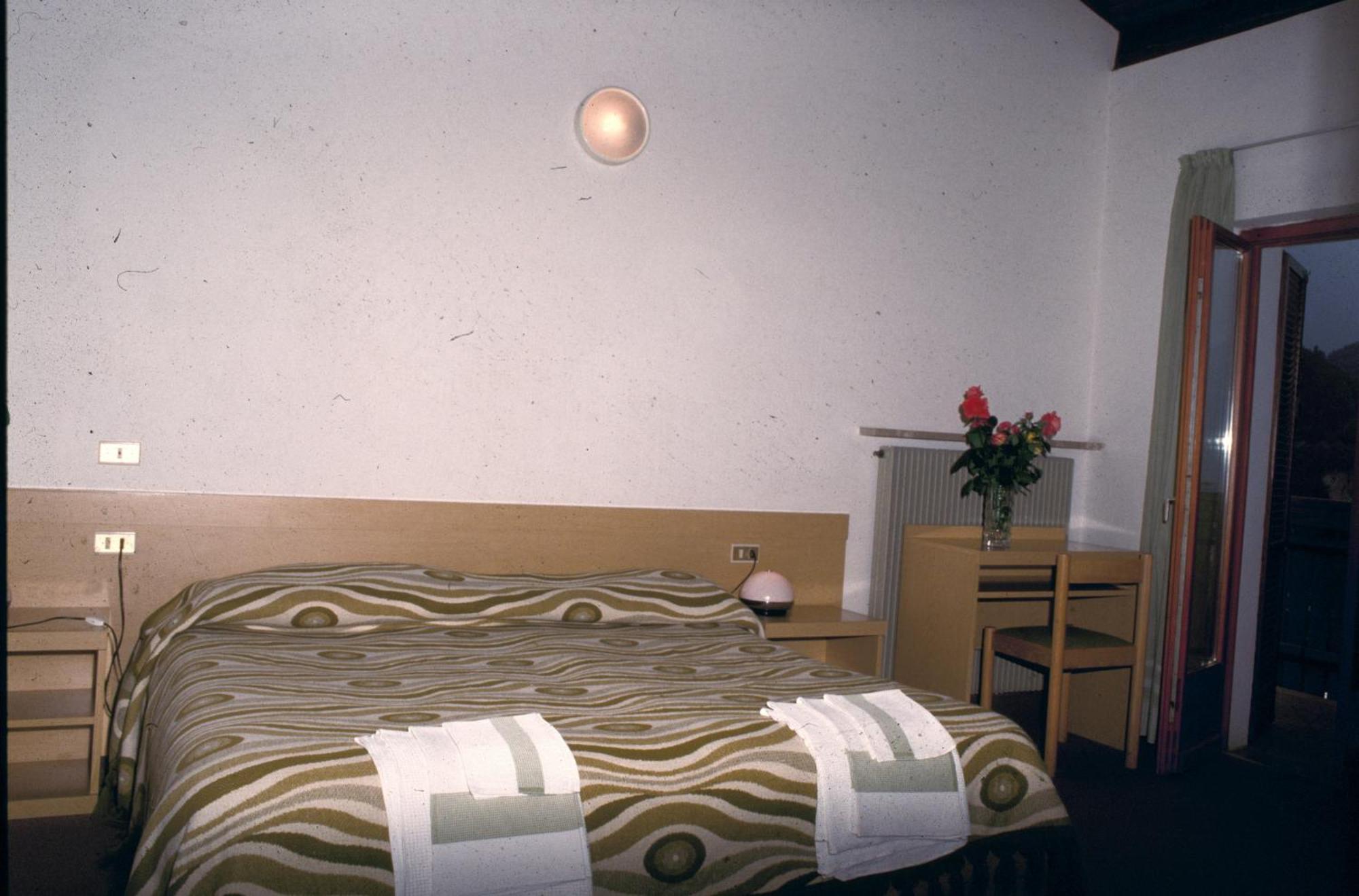 Hotel Cristina Tenno Szoba fotó